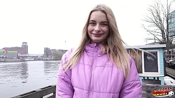 Pula si Mina in Pizda pana cand ajunge sperma la suprafata